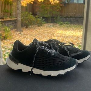 SOREL Women's Kinetic Impact Lace black & white running athletic Shoes Size 8